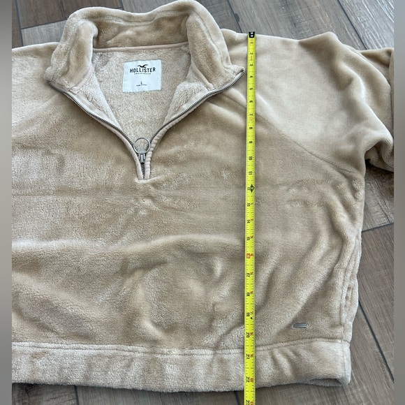Hollister Women’s Tan Fleece Sweater Size Large - Picture 3 of 12